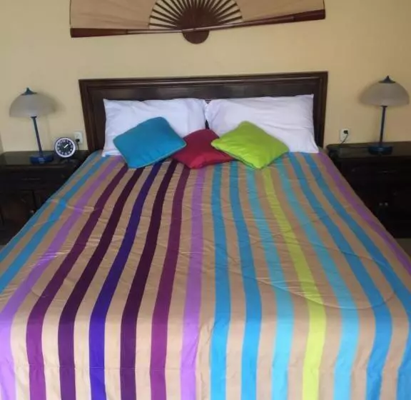 پانسیون Hostal Los Lagos Inn