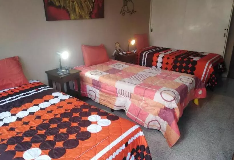 پانسیون Hostal Los Lagos Inn