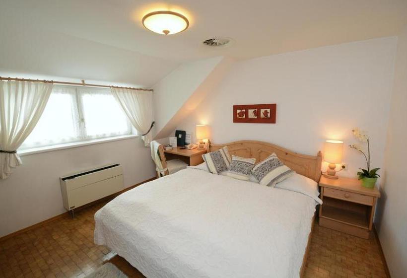 Общежитие & Restaurant Braunstein   Pauli´s Stuben