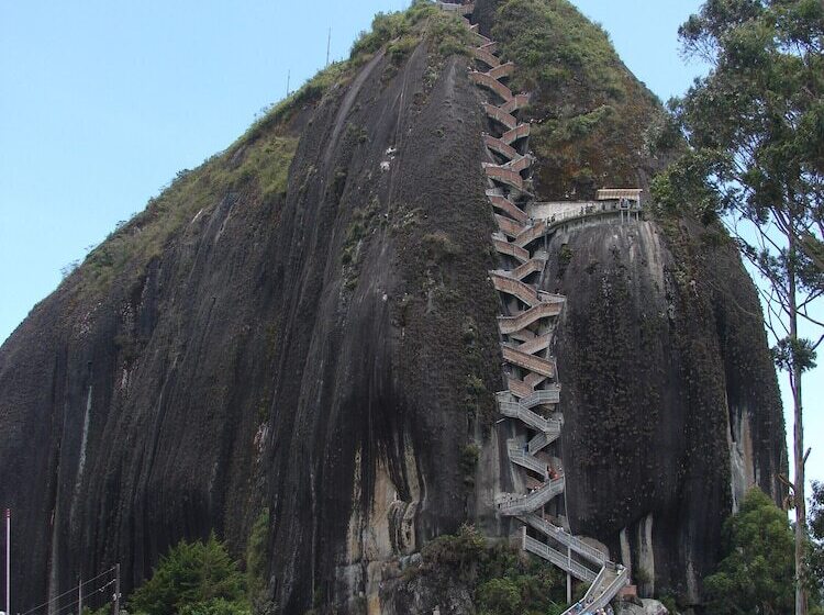 Пансион Marrokos Aeropuerto José María Córdova