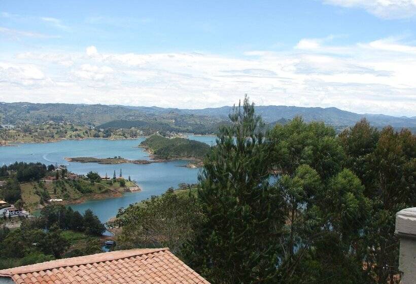 Пансион Marrokos Aeropuerto José María Córdova