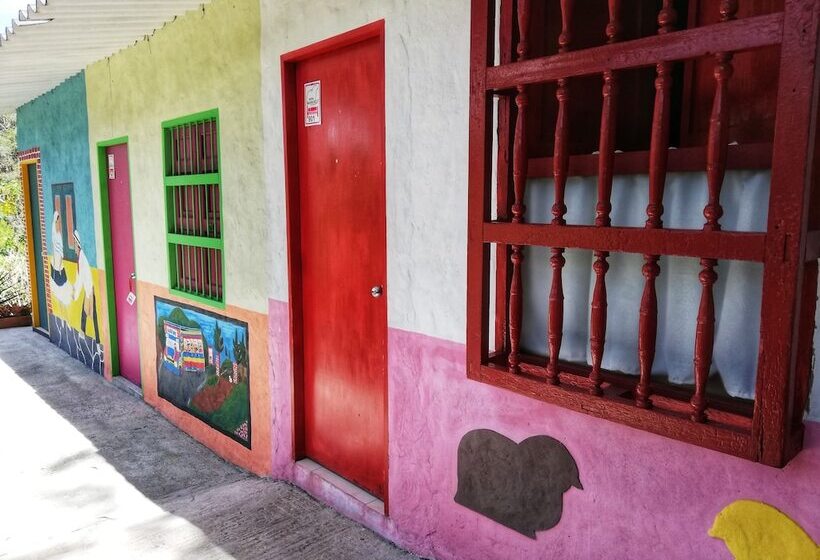 Пансион Marrokos Aeropuerto José María Córdova