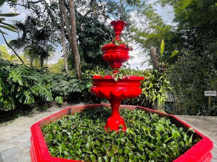 Пансион Marrokos Aeropuerto José María Córdova