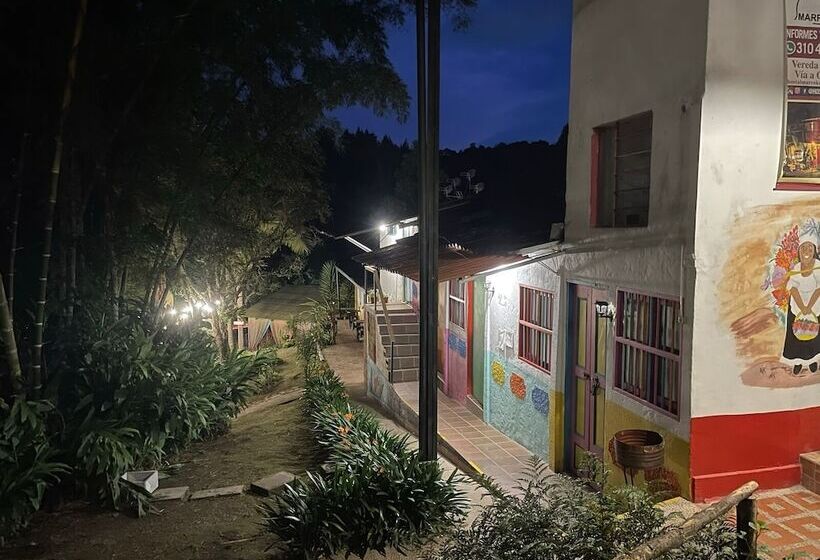 Пансион Marrokos Aeropuerto José María Córdova