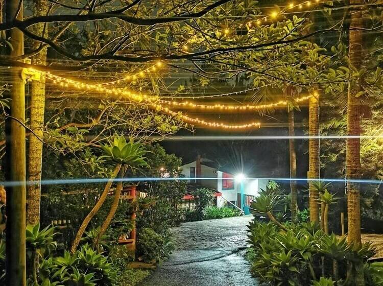 Пансион Marrokos Aeropuerto José María Córdova