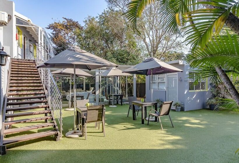 פנסיון Silver Oaks Boutique