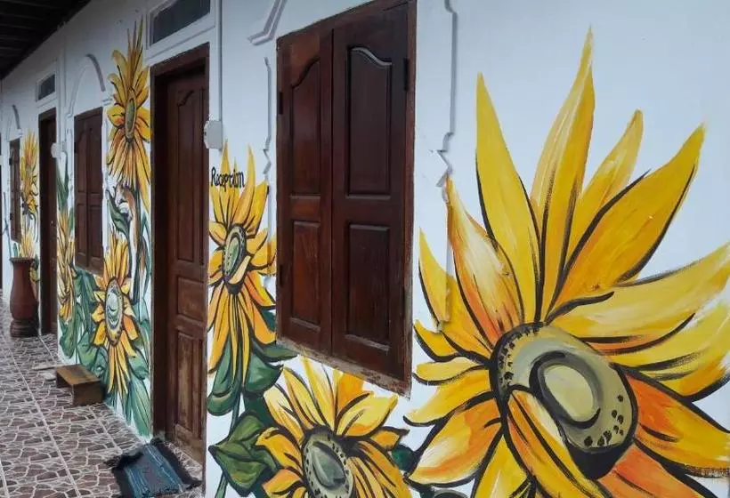 پانسیون Sunflower Guesthouse