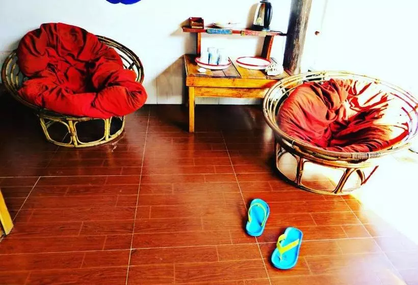 پانسیون Sunflower Guesthouse