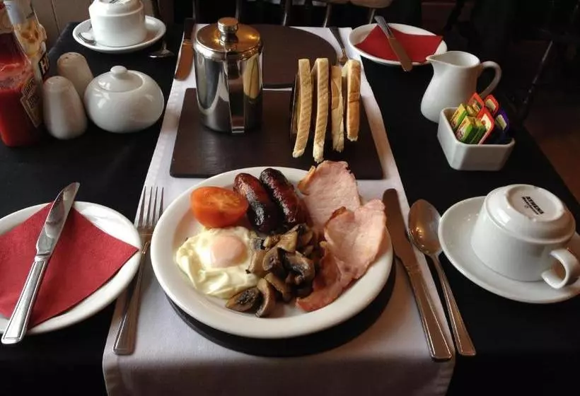 پانسیون Maenllwyd Guest House