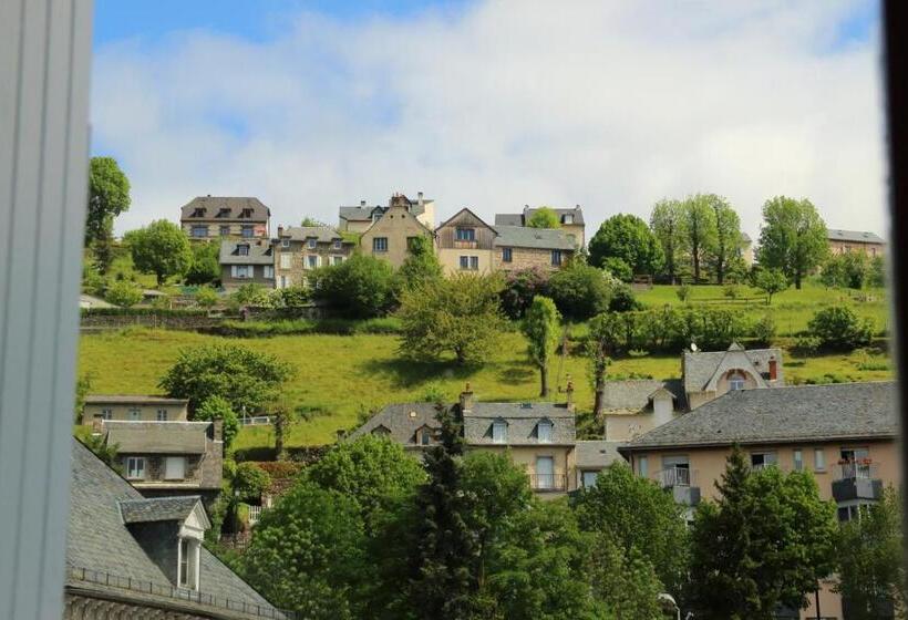 הוסטל Auberge Les Volcans