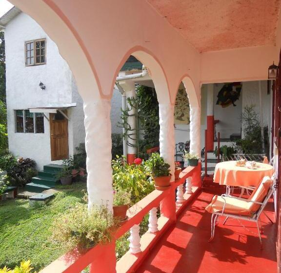 پانسیون Drapers San Guest House