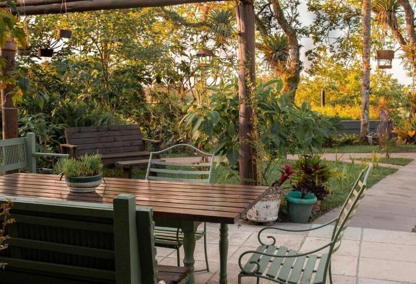 Pensjonat Morada Das Bromelias