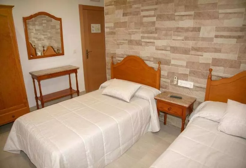 ペンション Hostal Restaurante Grela