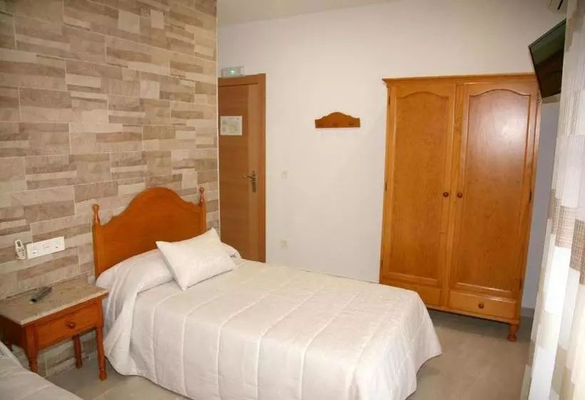 ペンション Hostal Restaurante Grela