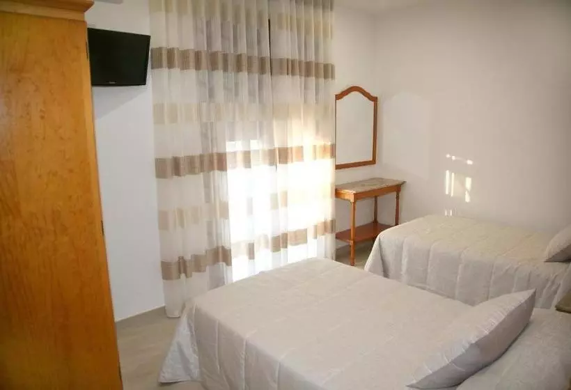 ペンション Hostal Restaurante Grela
