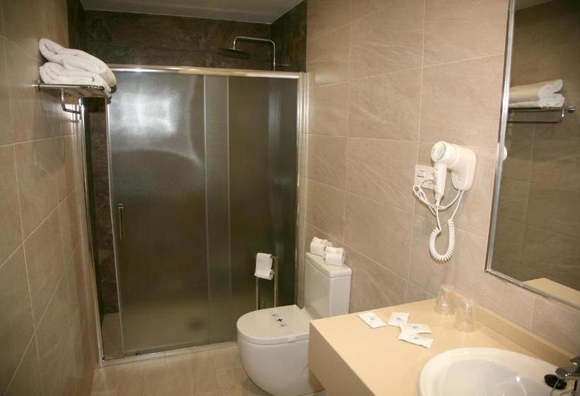 פנסיון Hostal Restaurante Grela