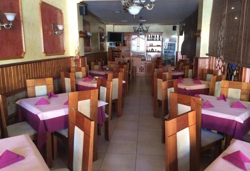 פנסיון Hostal Restaurante Grela
