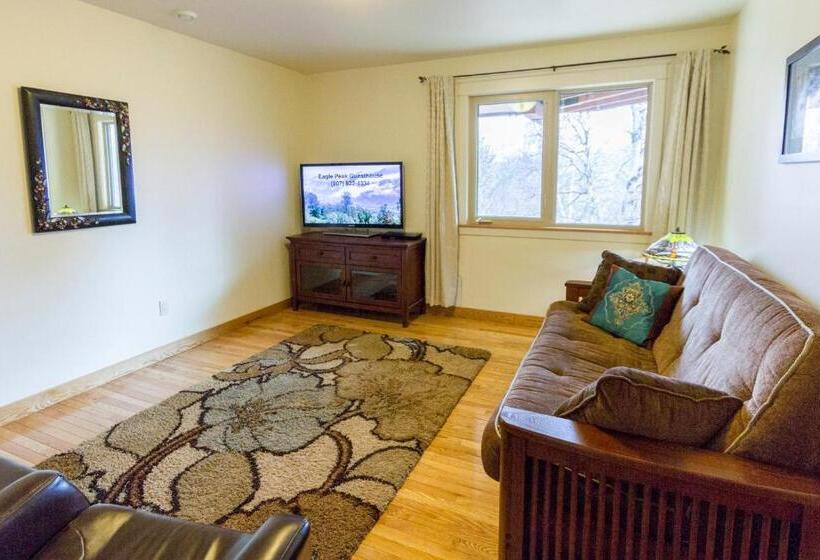 Pensjonat Eagle Peak Guesthouse