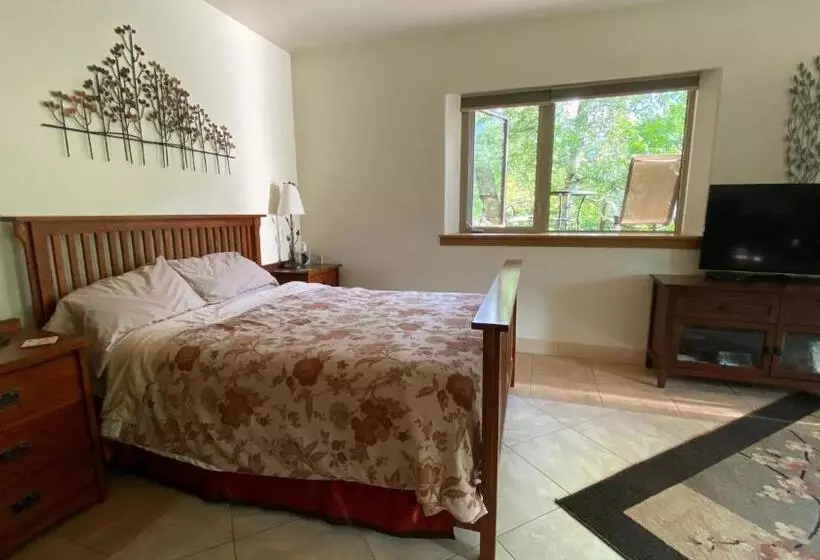 Majatalo Eagle Peak Guesthouse