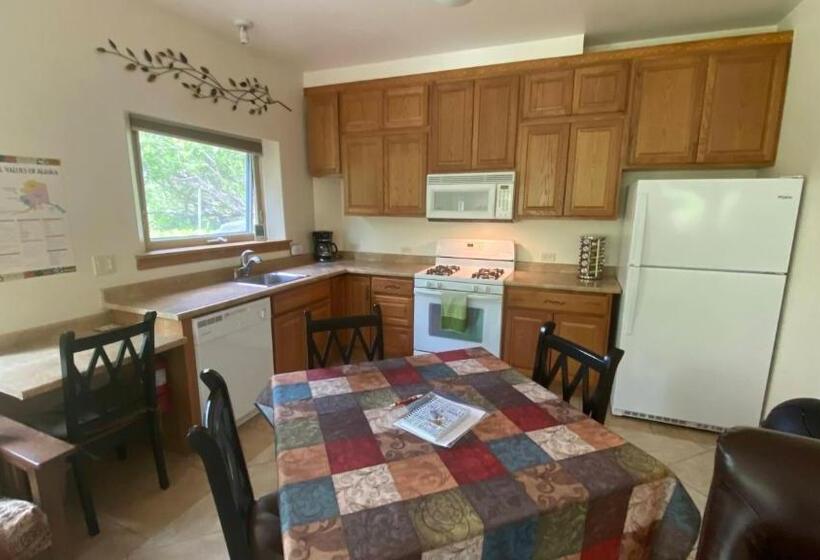 Pensjonat Eagle Peak Guesthouse