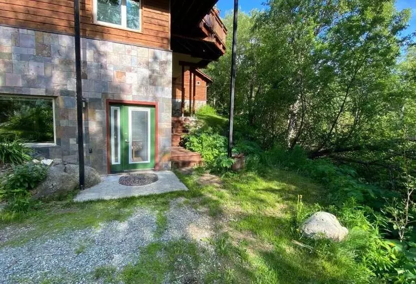 Majatalo Eagle Peak Guesthouse