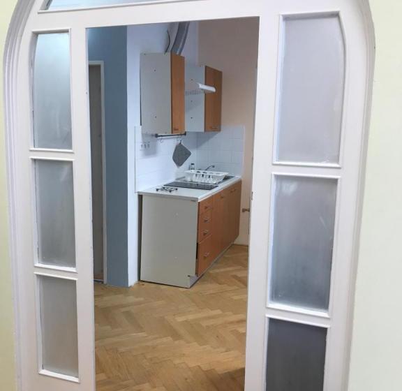 پانسیون Apartments Liberty House