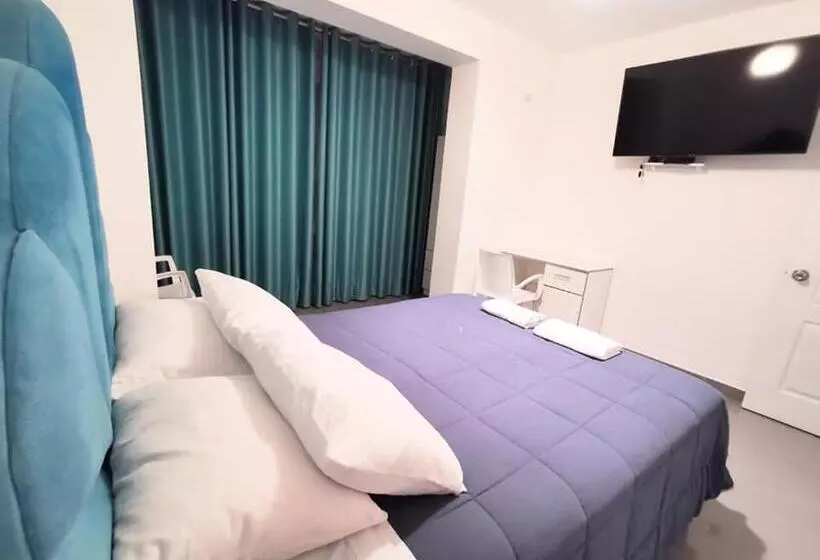ペンション Aquamarine Paracas Beach Hostal