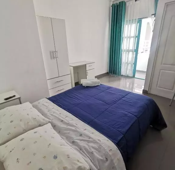 ペンション Aquamarine Paracas Beach Hostal