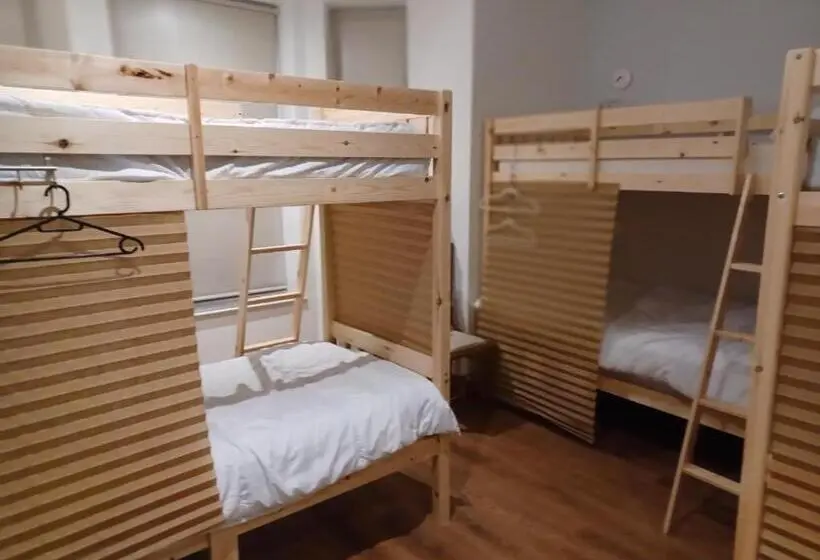 Voyage Hostel Ensuite Family Rooms With Shared Kitchen