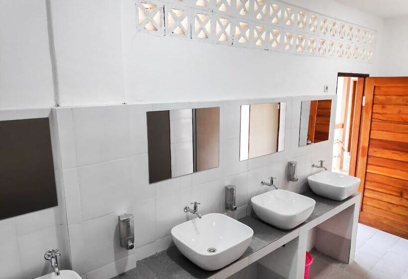 ユースホステル Gili Pirates Dive & Bnb