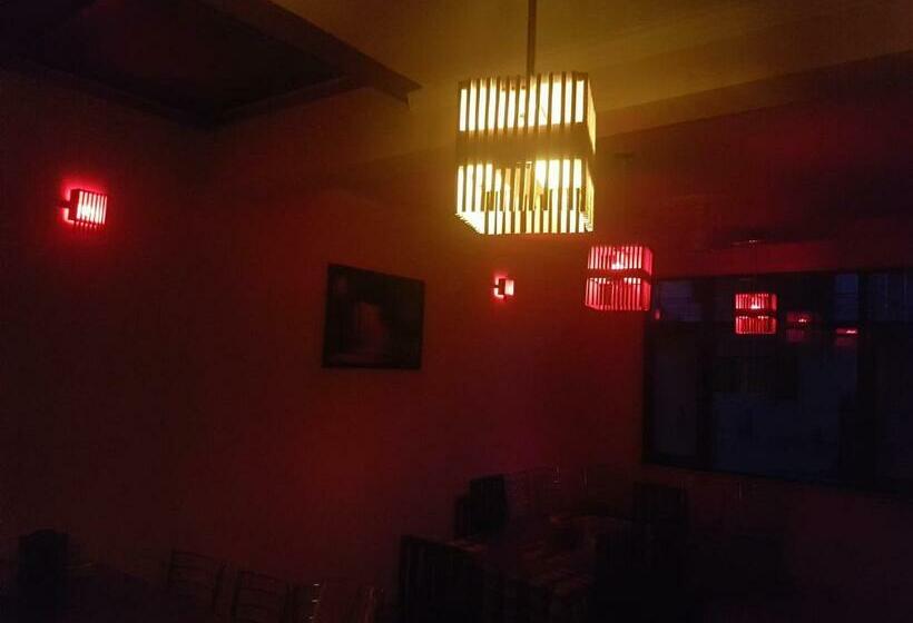 Bed and Breakfast Ekaant Homes