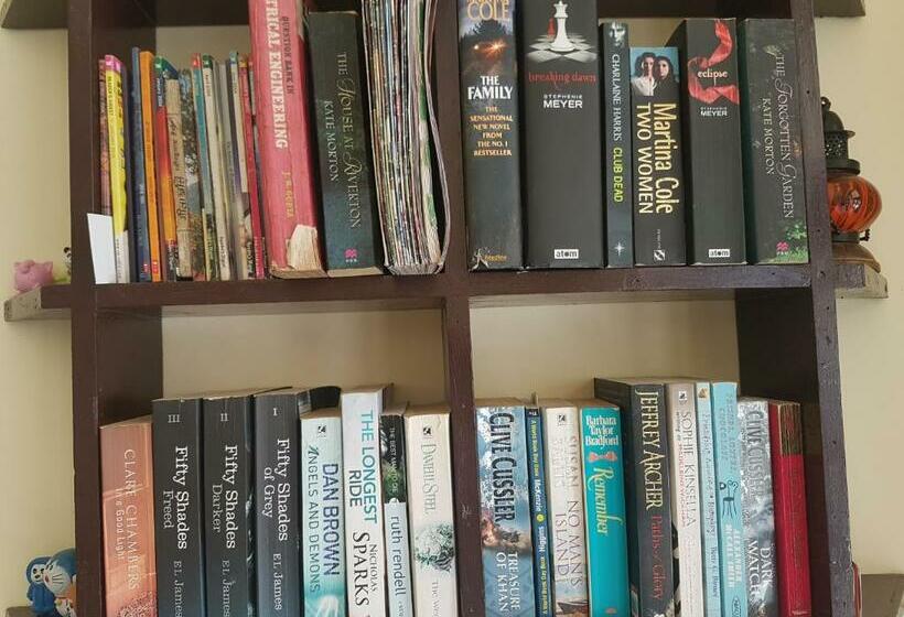 Bed and Breakfast Ekaant Homes