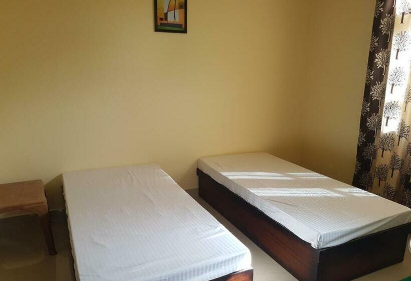 Bed and Breakfast Ekaant Homes