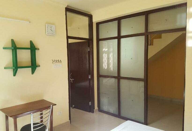 Bed and Breakfast Ekaant Homes