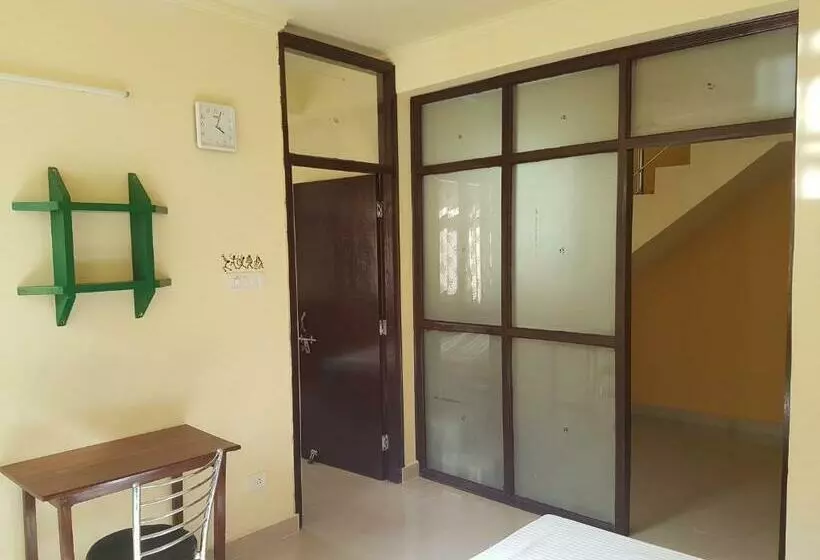 Aamiaismajoitus (B&B) Ekaant Homes