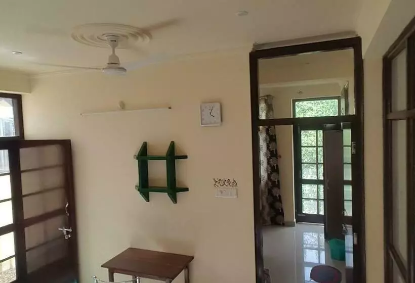 Aamiaismajoitus (B&B) Ekaant Homes