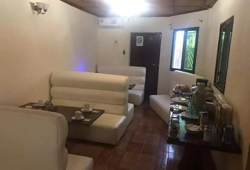 تختخواب و صبحانه Ishmajoso Lodge