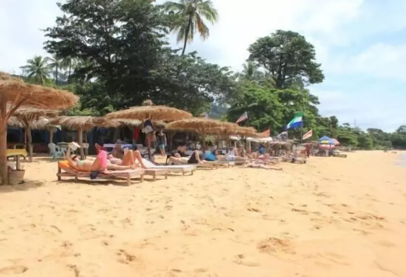 تختخواب و صبحانه Ishmajoso Lodge
