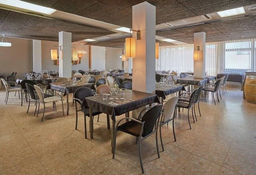 호텔 Hostal Nobadis