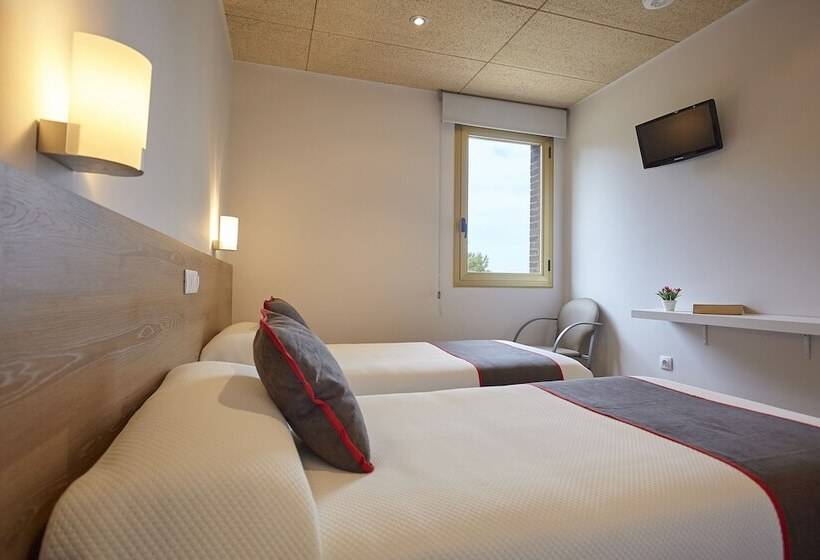 호텔 Hostal Nobadis