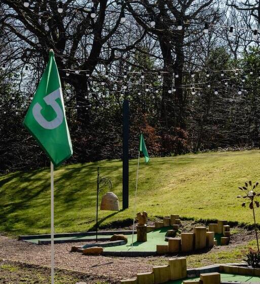 هتل The Venue Serviced Apartments