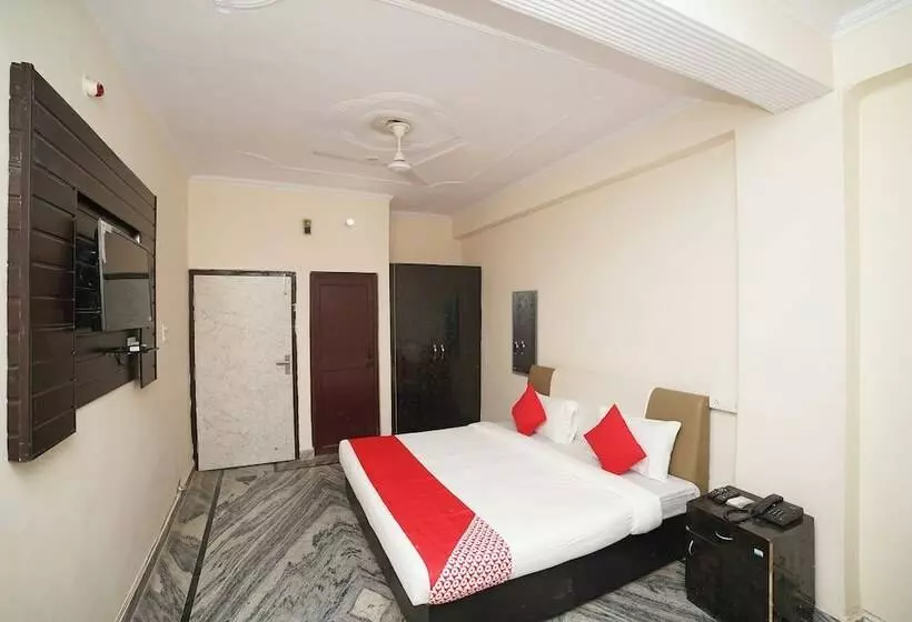 Oyo 30480 Hotel Mohan Palace