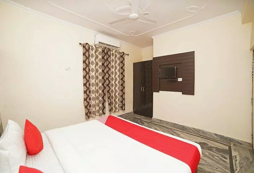 Oyo 30480 Hotel Mohan Palace