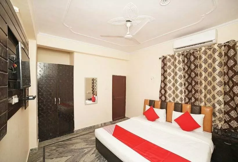 Oyo 30480 Hotel Mohan Palace