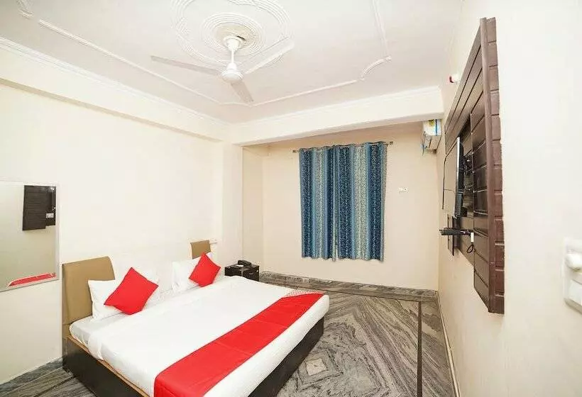 Oyo 30480 Hotel Mohan Palace