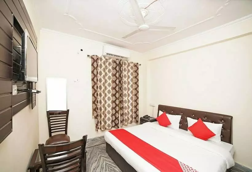 Oyo 30480 Hotel Mohan Palace