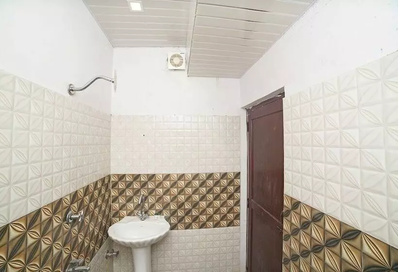 Oyo 30480 Hotel Mohan Palace