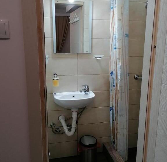 Prenoćište Day Holiday