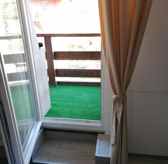 Prenoćište Day Holiday