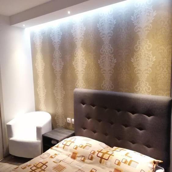 Prenoćište Day Holiday